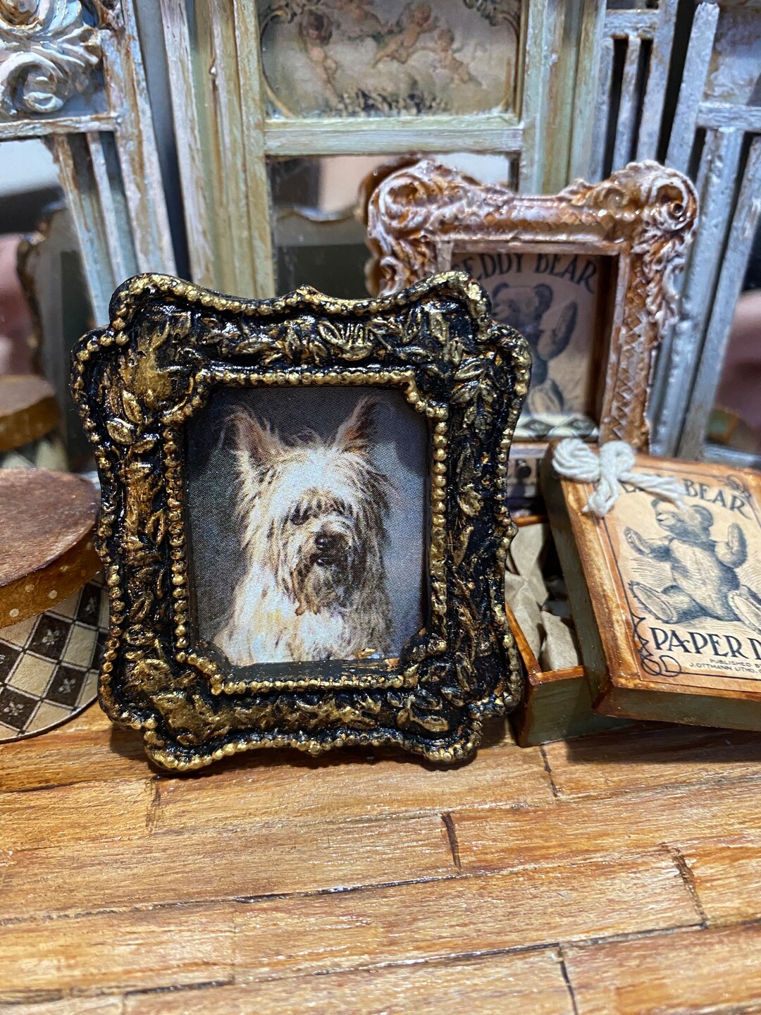 Photo Encadrée Miniature 1:12 Trevor L'ours En Peluche - Pour Maison De Poupées, Art, Fait Main UK