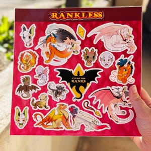 Puede incluir: Un juego de tres tazas de cerámica con un acabado mate moteado. Las tazas son de color crema, marrón claro y marrón oscuro. Cada taza tiene un diseño sencillo y un asa redondeada.