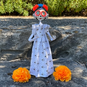 Catrina, Day of the Dead, FRIDA CATRINA, Paper Mache, Dia de los Muertos, Catrina Doll, Frida Doll, Day of Dead Ornament
