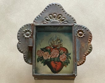 Nicho miniature antique avec sacré-cœur avec roses, nicho mexicain, art religieux mexicain, nicho rustique