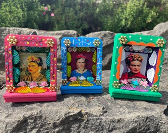 Frida Nicho, petite, en bois, image de Frida, Nicho mexicain, Art religieux du Mexique, Art miniature du Mexique