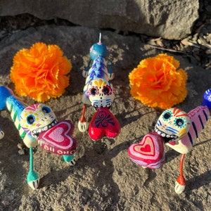 Perro del Día de los Muertos, CATRINA, Perro del Día de los Muertos, Perro con Corazón, Perro Miniatura del Día de los Muertos, Perro Calavera