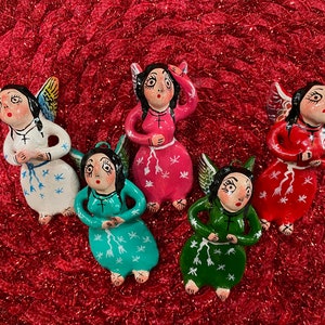 Engelornamente von Guerrero, Set von FÜNF, Mexikanische Engel, Engelornamente aus Ton, Weihnachten in Mexiko