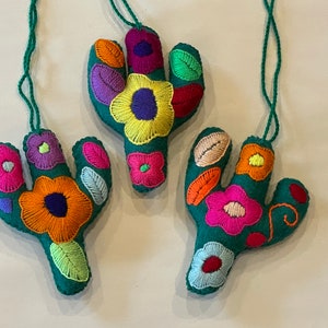 SET of THREE Embroidered SAGUARO Ornaments, Mexican Ornament, Mexican Christmas Tree, Saguaro Cactus Ornament, Handmade Saguaro