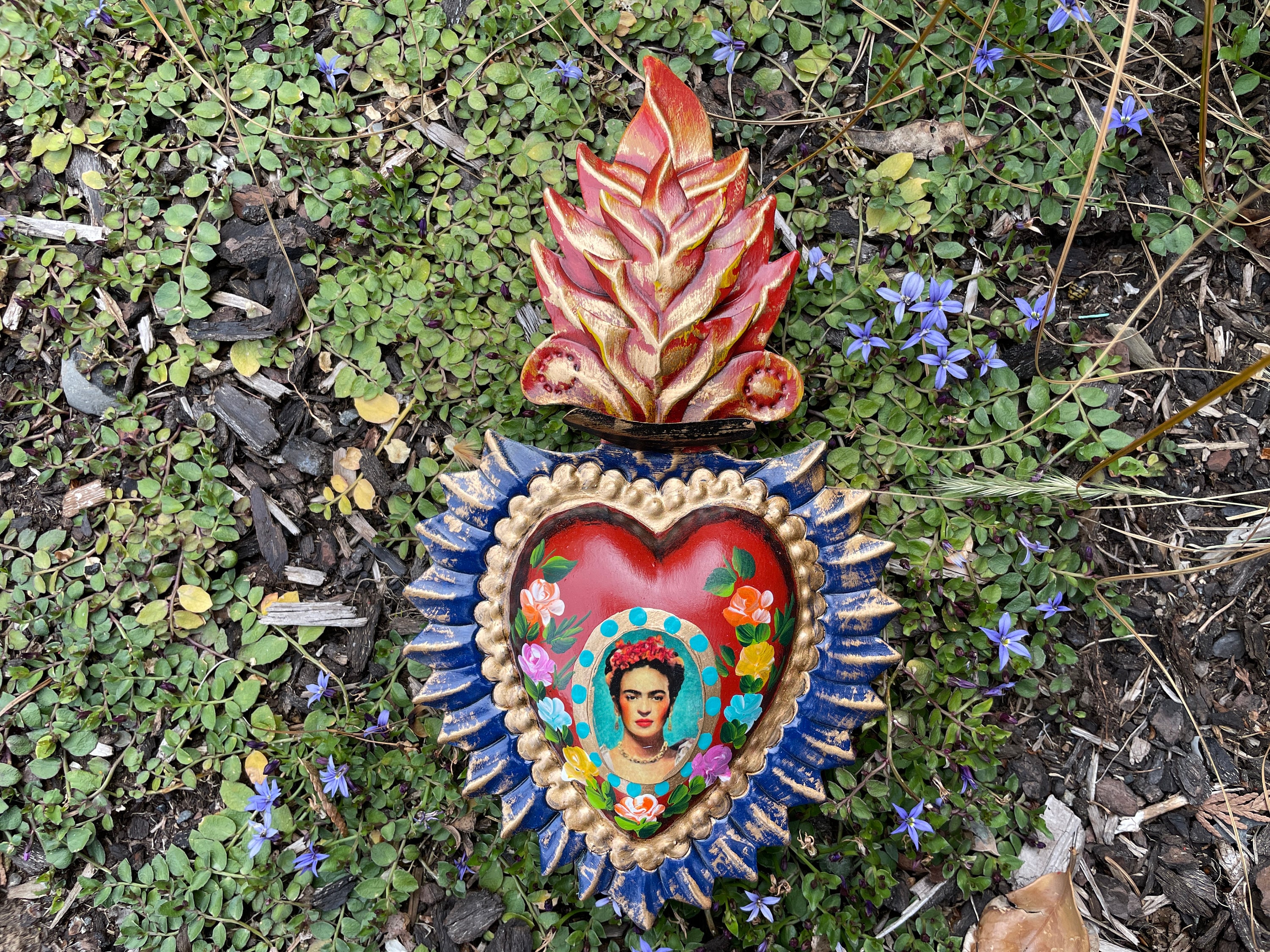 Frida Sacred Heart With Flames, Frida Kahlo Wall Decor, Tin Art Frida Sacred Heart With Flames, Frida Kahlo Wall Decor, Tin Art