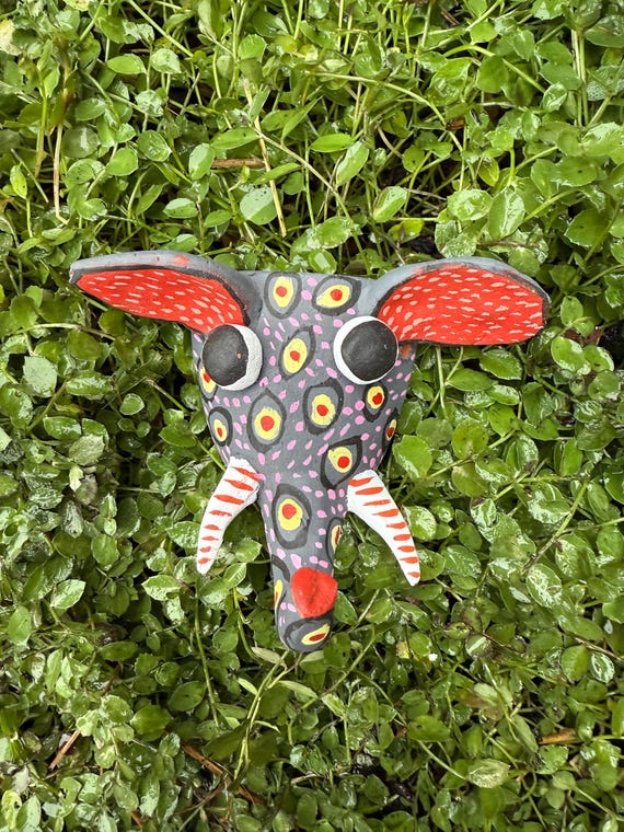 ミチョアカン州の小さな「悪魔」の仮面、メキシコの民芸品
