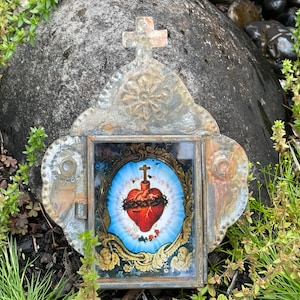 Antiqued Miniature Nicho with Bleeding Sacred Heart, Mexican Nicho, Mexico Religious Art, Rustic Nicho