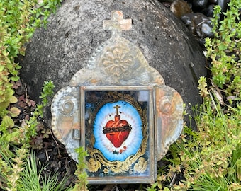 Antiqued Miniature Nicho with Bleeding Sacred Heart, Mexican Nicho, Mexico Religious Art, Rustic Nicho