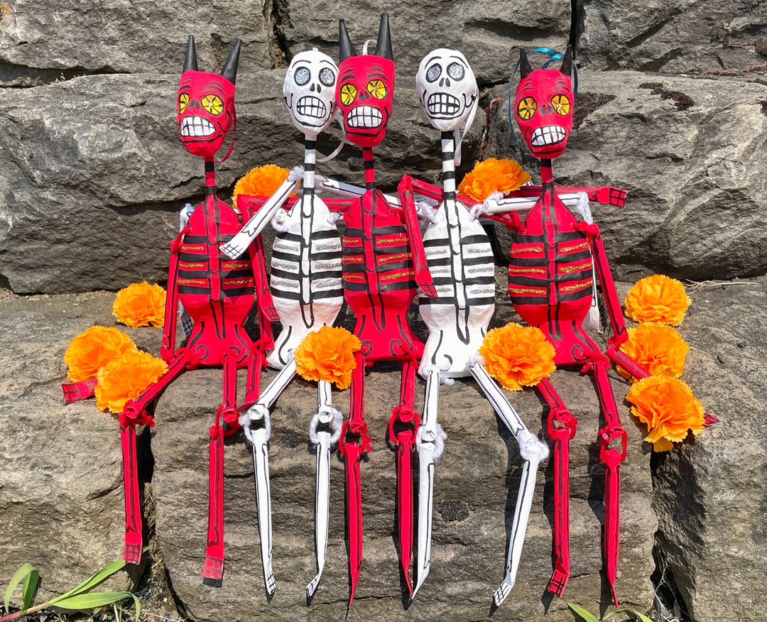 Pack De 4 Ventiladores De Papel Colgantes Calavera - Decoración Para Halloween Y Día De Muertos, Naranja, Negro Y Blanco