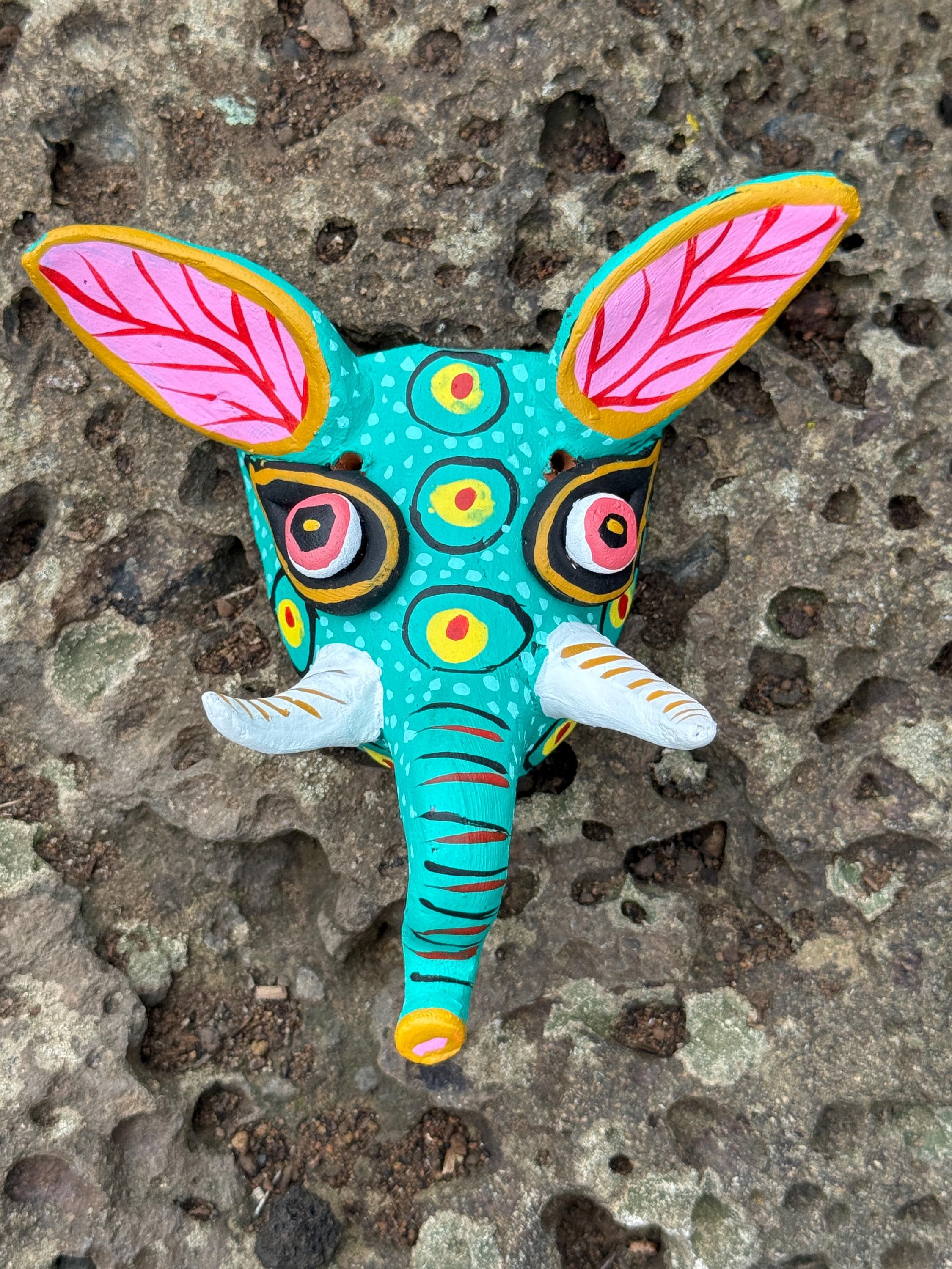 ミチョアカン州の小さな「悪魔」の仮面、メキシコの民芸品、オクミチョ