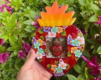 Hand Painted SACRED HEART NICHO, Nicho with Sacred Heart, Mexican Sacred Heart, Tin Heart, Antiqued Mexican Retablo