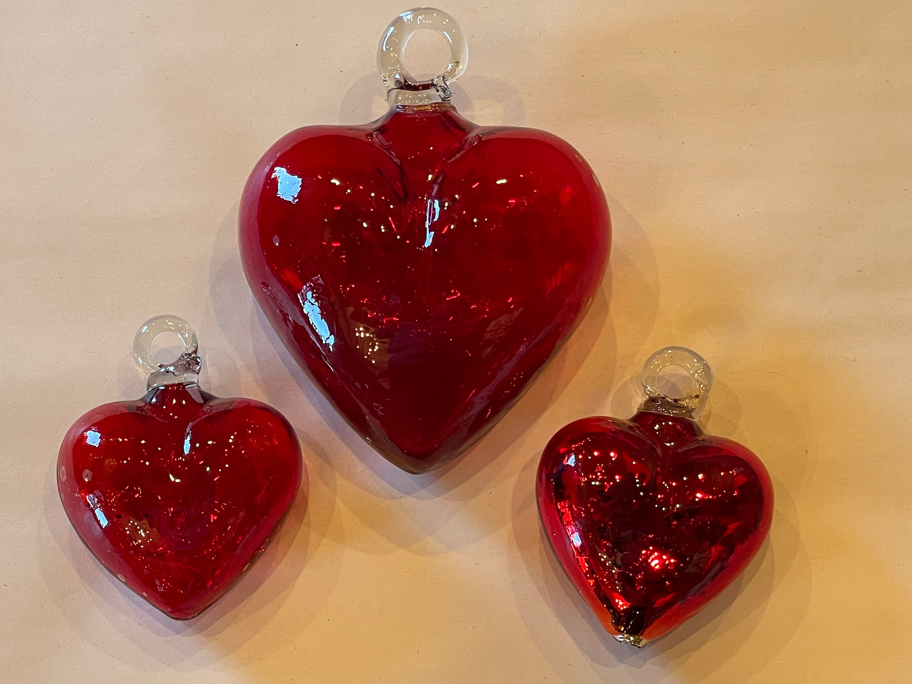 MexHandcraft Red 3.5 inch Medium Hanging Glass Hearts (Set of 6), Recycled  Blown Glass (Medium Hearts)