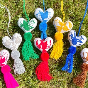 OTOMI-HARTORNAMENT met pompon, Otomi-decor, Tenango, Mexicaans hart, hartornament, Mexicaans geborduurd cadeau