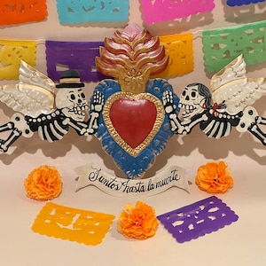 Guirnalda de hojalata para el Día de los Muertos, colgador de puerta del Día de los Muertos, adorno de calaveras, decoración de hojalata mexicana