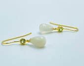 Mondstein Peridot Ohrringe, Silber vergoldet