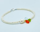 Perlenarmband mit Karneol, Peridot und Blautopas