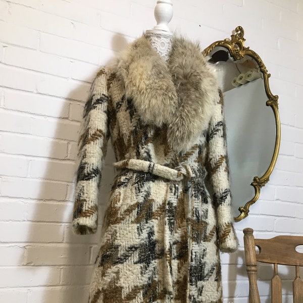 Wool checked 70s coat with fur collar