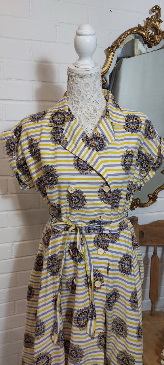 Pretty cotton print 50s day dress - image 4