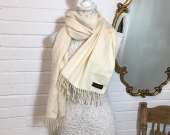 Soft, cosy cream cashmere/angora mix 60s scarf