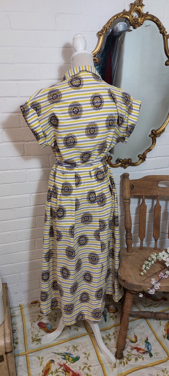 Pretty cotton print 50s day dress - image 6