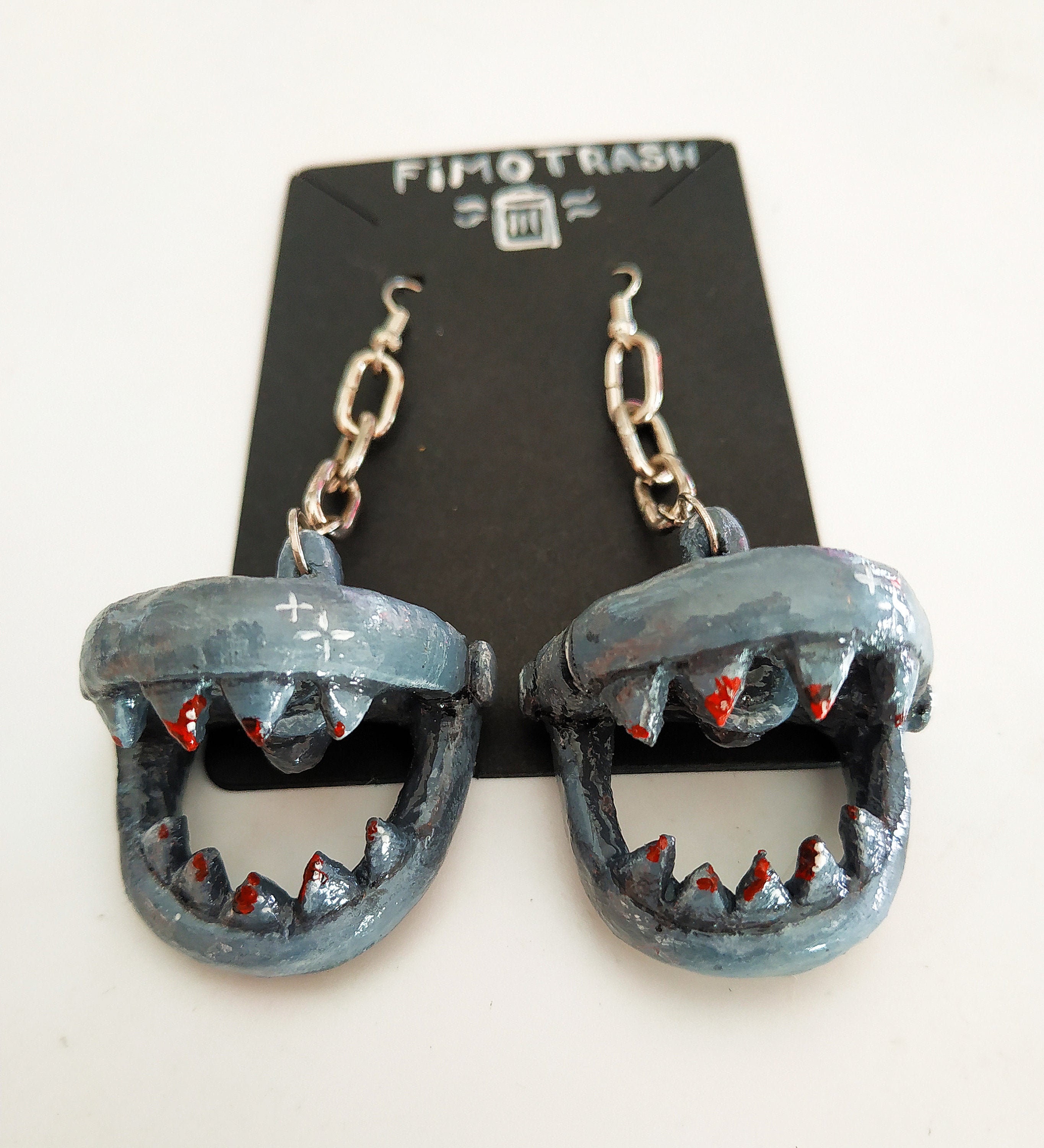 Bear trap necklace deals