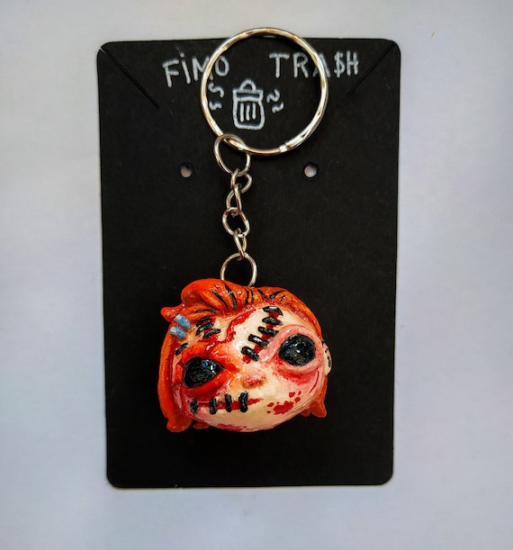 Llavero Chucky - good guys - joyeria de peliculas - horror films accessories - handmade earrings - gore - goth punk - y2k fashion japan