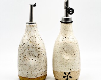 Ceramiczna butelka na oliwę z oliwek | Ręcznie robiona kamionka w kropki | Prezent kuchenny