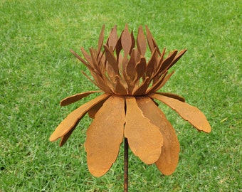 Waratah Flower Garden Stake - Australian Made Rusted Metal Garden Art