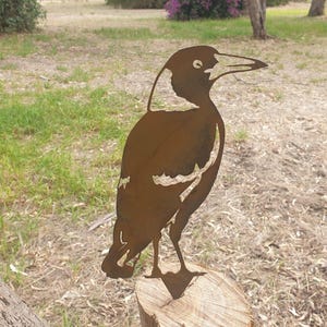 Standing Magpie - Australian Made Rusted Metal Garden Art