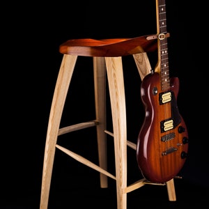 The Giant - Premium and stylish Guitar Stool / Guitar Stand, made of Mahogany and Ashwood by M-ski