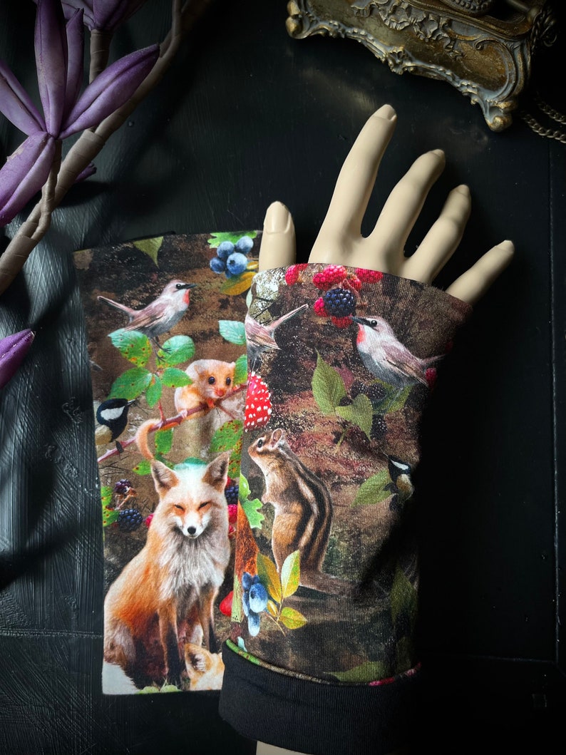 Gantelets renards et animaux de la forêt, renards, oiseaux, champignons, poignets doux et câlins, protège-bras, chauffe-bras, chauffe-poignets, gothique, rockabilly image 3