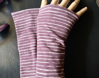 Manchetten strepen, paars/bordeaux, mooie handboeien, knuffelig zacht, warm, cadeau, armbeschermers, armwarmers, polswarmers, gothic