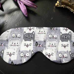 Schlafmaske Schlafbrille Süße graue Katzen, Comic, Cartoon, Nacht, Wellness, SPA, gut schlafen, Entspannung - Beauty - Reise - Gothic