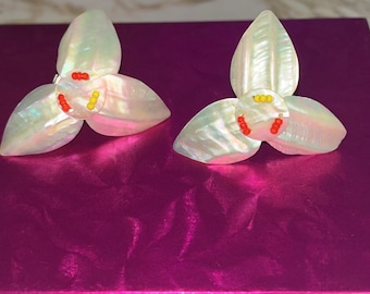 Boucles d'oreilles vintage en or avec feuille de lotus et fausses perles - France