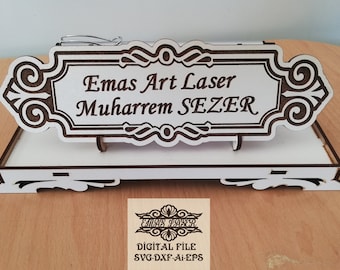 Placa de escritorio cortada a láser con portabolígrafos (archivo digital)
