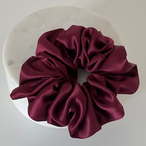 Burgundy Scrunchie - Etsy display picture 3