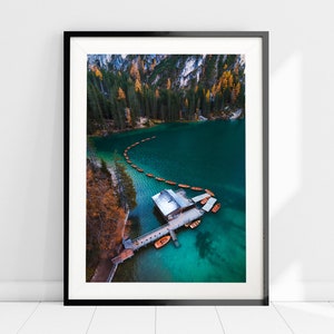 Stampa Fine Art con Paesaggio di Montagna, Foliage, Carta Fotografica di Qualità Museale, Wall Art, Wall Decor, Natura, Lago di Braies