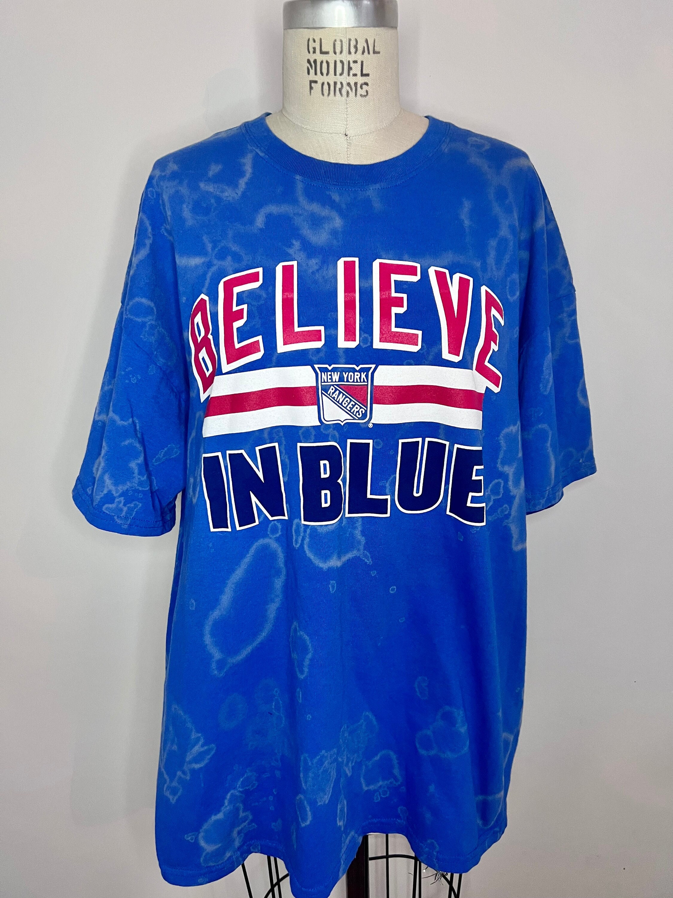 Starter Womens New York Rangers Graphic T-Shirt, Blue, Medium