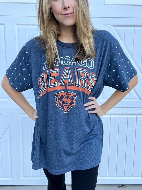 Chicago Football Skyline | Vintage Illinois Bear Gift T-Shirt Chicago Football Skyline | Vintage Illinois Bear Gift T-Shirt