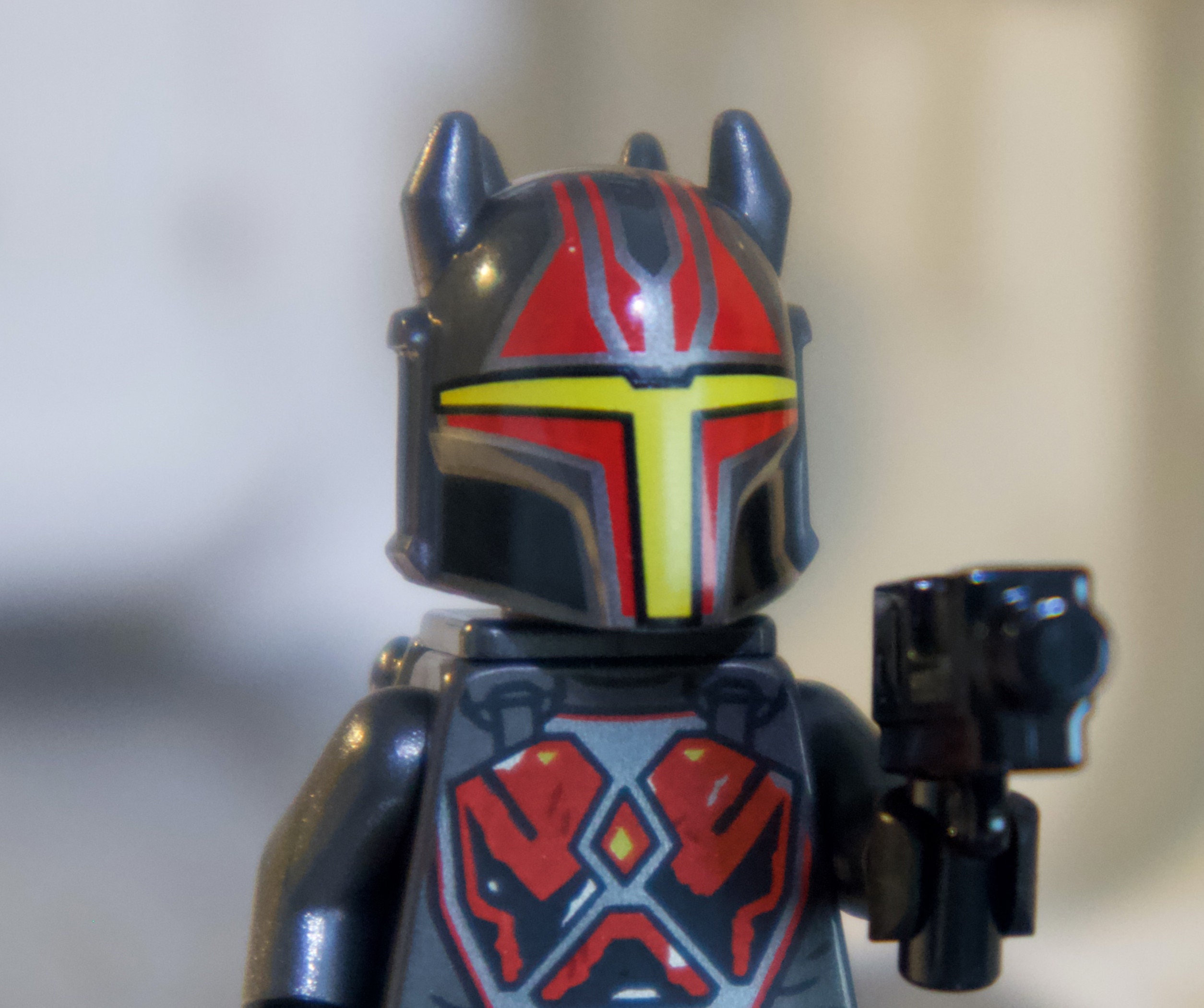 Custom Star Wars minifigures Gar Saxon S7 v2 on lego brand bricks 