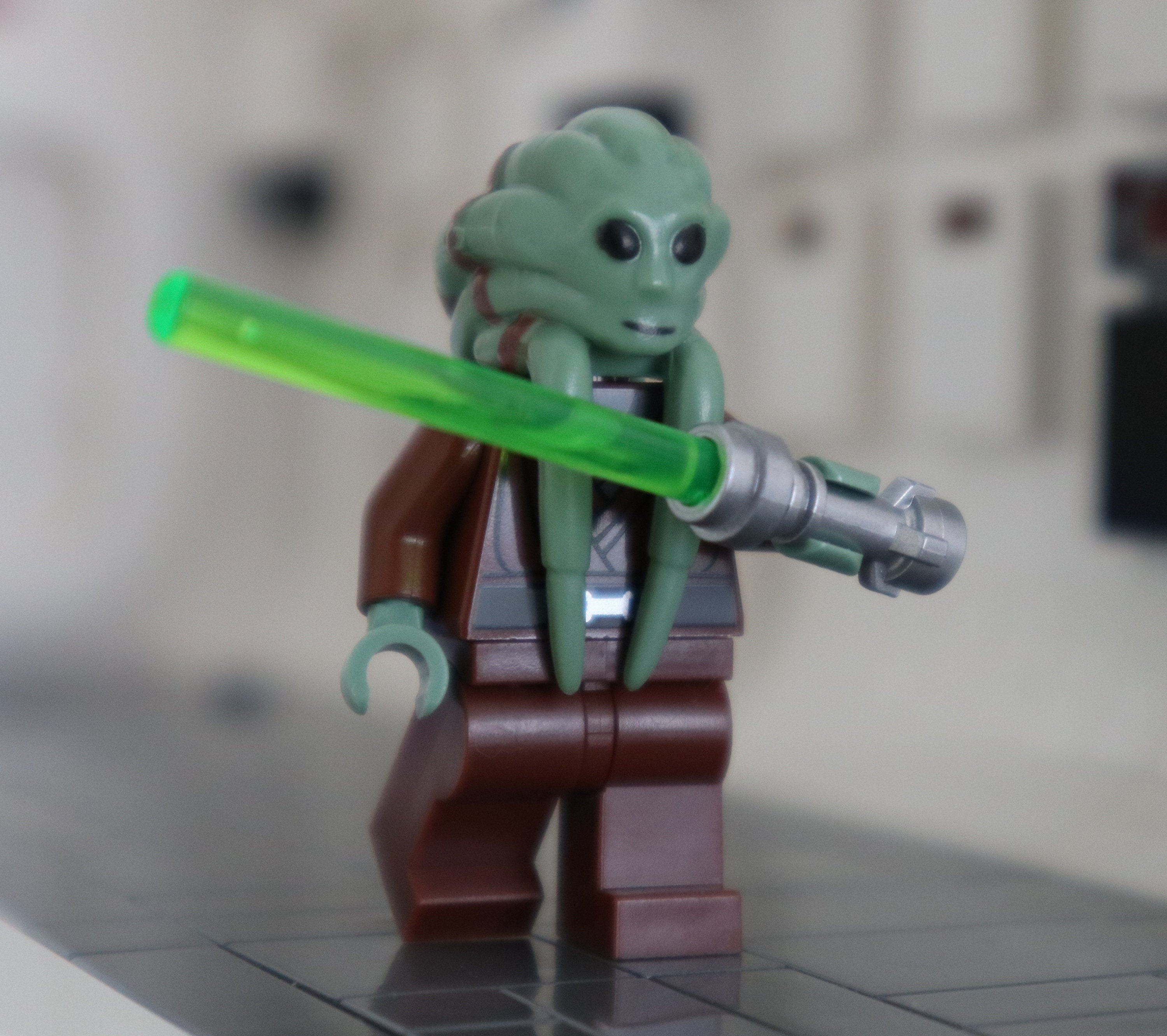 *BRAND NEW* Lego Minifig Star Wars KIT FISTO  with LIGHTSABER