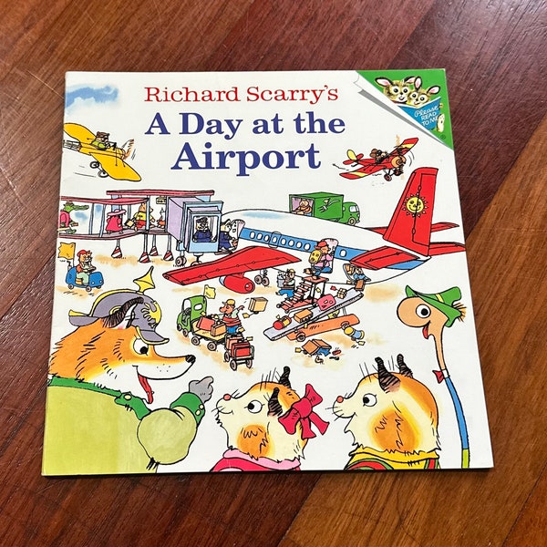 Richard Scarry's A Day At The Airport Scarry Paperback Childrens Book 2001