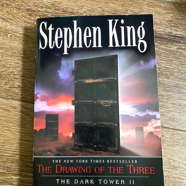 Dark Tower II: The Drawing of the Three by Stephen King Book~Soft Cover.