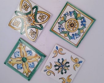 Piastrelle Caltagirone 10x10 decorate a mano. /Caltagirone 10x10 tiles decorated by hand.