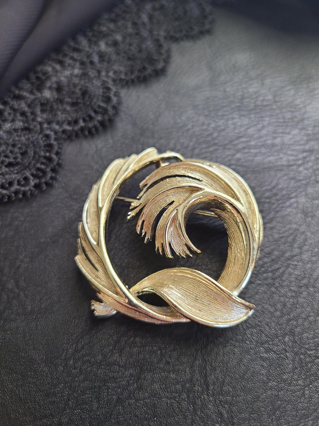 Vintage Lisner Swirl Leaf Feather Brooch in Gold Tone Etsy