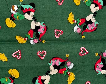 Disney Mickey Mouse Minnie Mouse Kisses Holiday Christmas Cotton Fabric fat quarter 18"x21"
