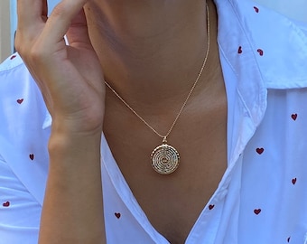 Collier avec disque de prière Notre Père. Plaqué or 18 carats. Collier avec gravure du Notre Père. Cadeau de communion. Cadeau religieux. Cadeau délicat.