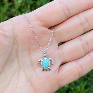 Schildkröte Halskette. Larimar Schildkröte Halskette. Sterling Silber Halskette. Schmuck. Ovale Schildkröte. Wasserschildkröte Schmuck. Geschenk für Sie.
