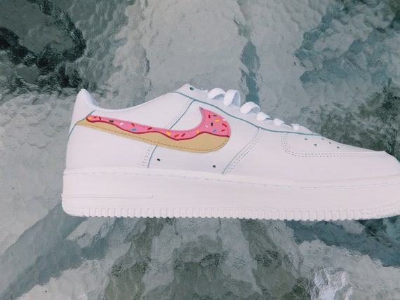 Ciambella personalizzata con sprinkles Nike Air Force 1 | Etsy Italia