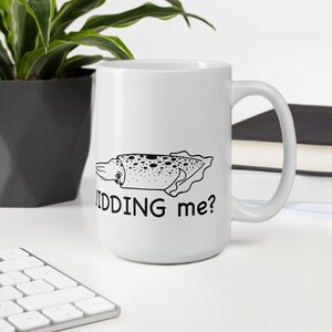 Ben je me mok, inktvis koffiekop, witte glanzende mok aan het kronkelen?